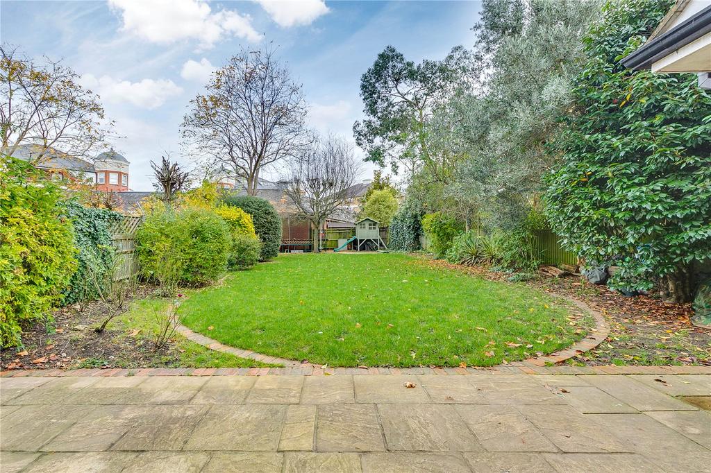 Wyatt Drive, London 4 bed semidetached house £2,395,000
