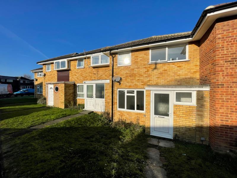 Hornbeam, Newport Pagnell 3 bed terraced house to rent £1,300 pcm (£300 pw)