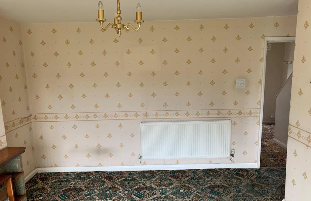 69 Lawnswood Avenue, Parkfields... 3 bed semidetached house £44,000