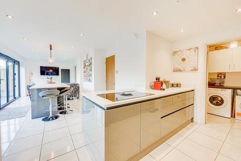 7 Buckingham Road, Hockley, SS5 4UE