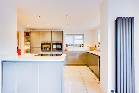 7 Buckingham Road, Hockley, SS5 4UE