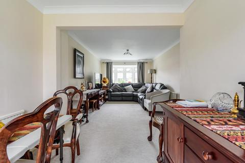 16 Blenheim Close, West Byfleet, KT14 6ER