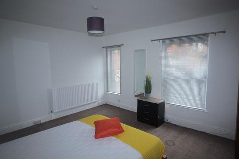 1 bedroom in a house share to rent, 105 Burton Road, Lincoln, Lincolnshire, LN1 3LL