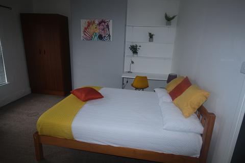 1 bedroom in a house share to rent, 105 Burton Road, Lincoln, Lincolnshire, LN1 3LL