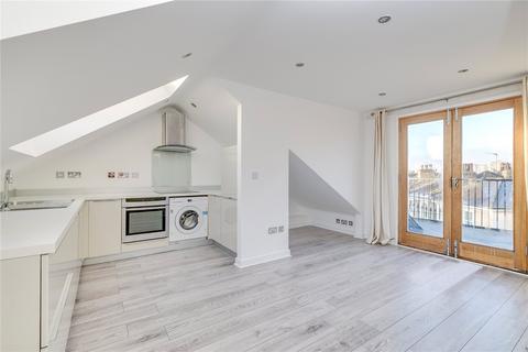 3 bedroom apartment to rent, Queenstown Road, SW8