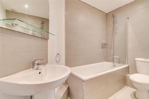 3 bedroom apartment to rent, Queenstown Road, SW8