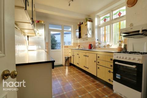 367 Dagenham Road, Romford, RM7 0XX