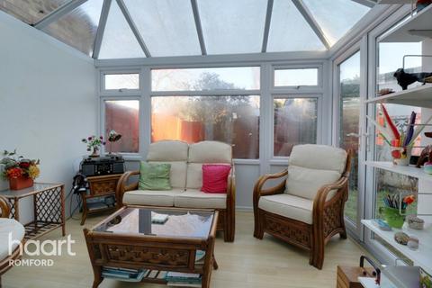 367 Dagenham Road, Romford, RM7 0XX