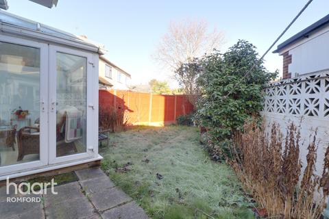 367 Dagenham Road, Romford, RM7 0XX
