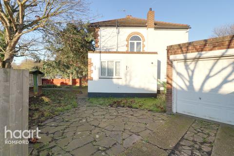 367 Dagenham Road, Romford, RM7 0XX