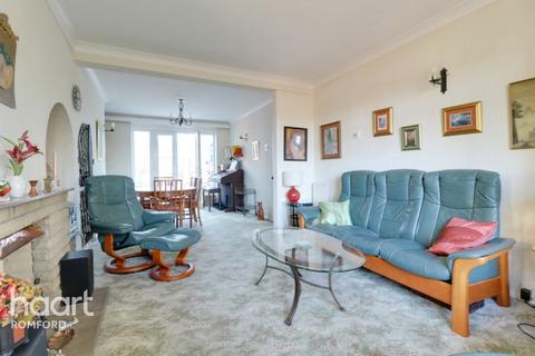 367 Dagenham Road, Romford, RM7 0XX