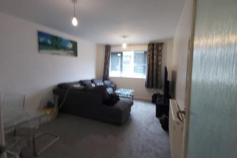 2 bedroom flat to rent, Howard Road