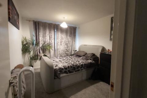 2 bedroom flat to rent, Howard Road