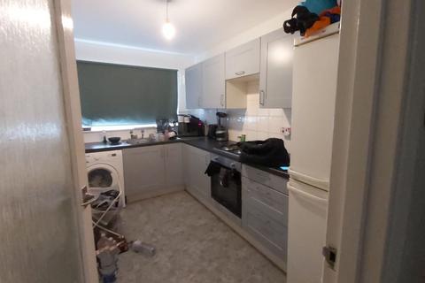 2 bedroom flat to rent, Howard Road