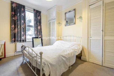 137 Hazelbank Road, Catford, London, SE6 1LT