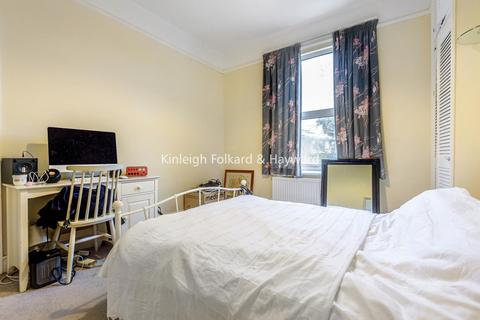 137 Hazelbank Road, Catford, London, SE6 1LT