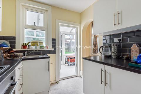 137 Hazelbank Road, Catford, London, SE6 1LT