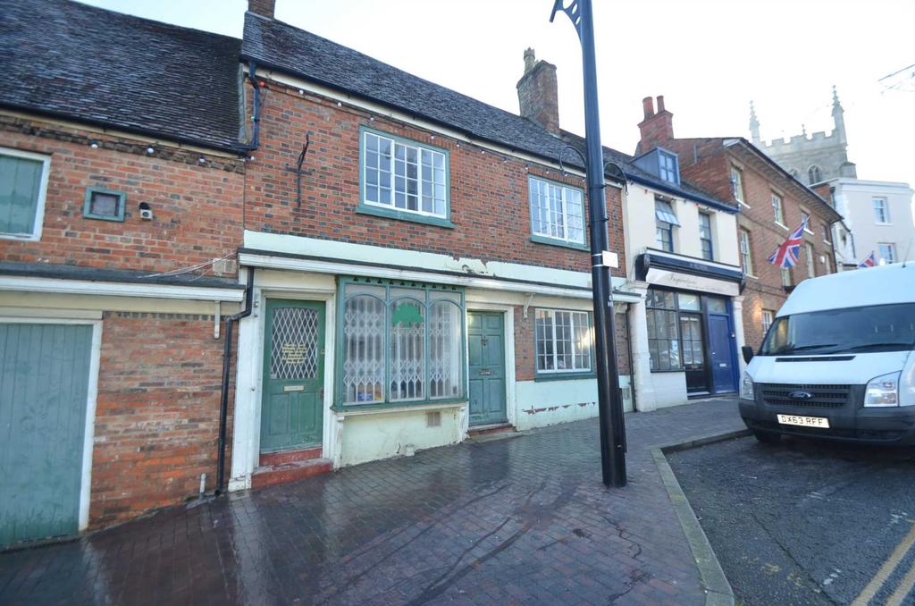 High Street, Newport Pagnell Property to rent £833 pcm (£192 pw)