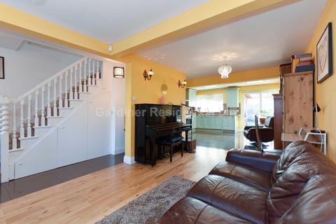 17 Hodder Drive, Perivale, Greenford, UB6 8LL