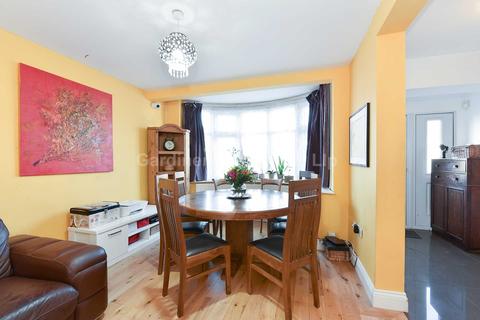 17 Hodder Drive, Perivale, Greenford, UB6 8LL