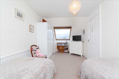 8 Curran Avenue, Wishaw, ML2 0DT
