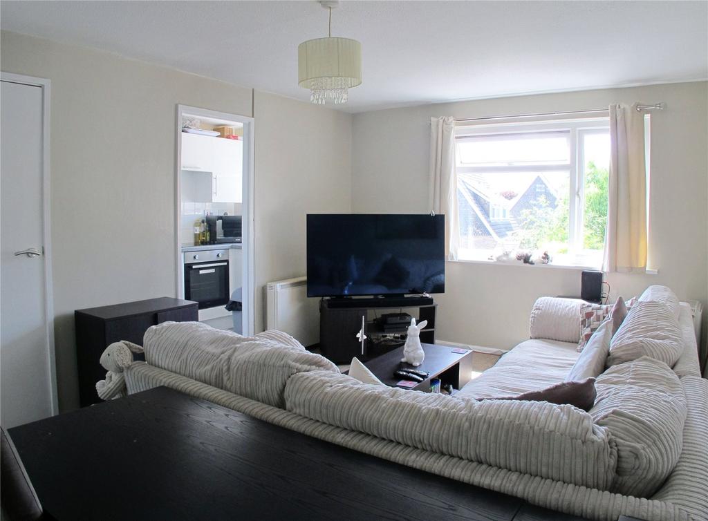 Broadsands Drive, Gosport, Hampshire... 1 bed apartment £625 pcm (£