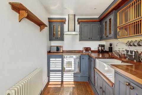 Fieldview, 4 Cottons Lane, Tetbury, GL8 8DP