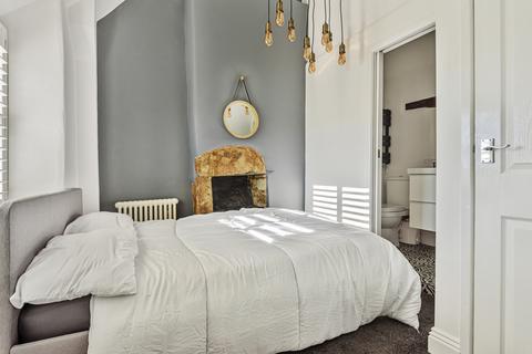 Fieldview, 4 Cottons Lane, Tetbury, GL8 8DP