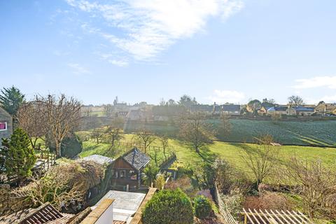 Fieldview, 4 Cottons Lane, Tetbury, GL8 8DP