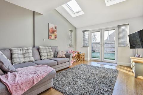 1 Cropper Close, Thatcham, RG19 4WE