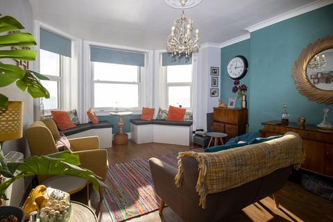 2 bedroom flat for sale - Moreton Court, Eversfield Place, St. Leonards-on-sea, East Sussex. TN37 6DB