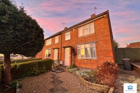 4 bedroom semi-detached house for sale - Walshe Road, Leicester, LE5