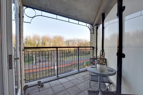 57 Edith Cavell Way, London, SE18 4JY