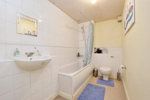 57 Edith Cavell Way, London, SE18 4JY