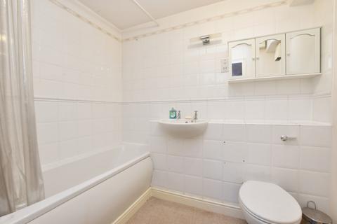 57 Edith Cavell Way, London, SE18 4JY