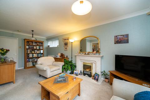 20 Bridle Way, Berkhamsted, HP4 1BS