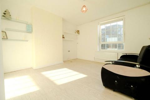 3 bedroom apartment to rent, Moneyer House, Provost Estate, London, N1