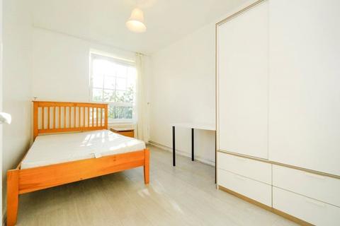 3 bedroom apartment to rent, Moneyer House, Provost Estate, London, N1