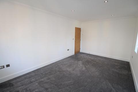 2 bedroom flat to rent, New Road, West Parley BH22