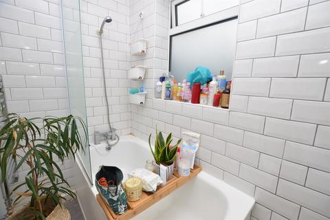 1 bedroom apartment to rent, Trumpington Road, Forest Gate, E7
