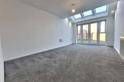 4 bedroom detached house to rent - Joseph Reddrop Way, Crewe