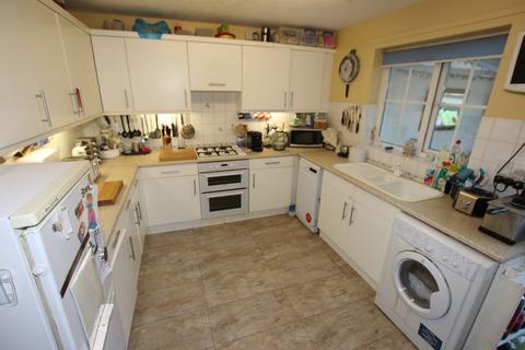 2 Callis Way, Penistone, Sheffield, S36 6UH
