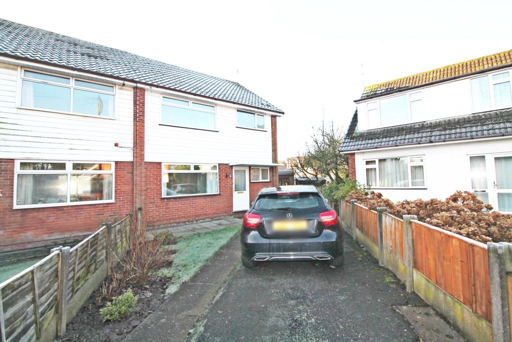Brook Close, Cronton, Widnes 3 bed semidetached house £240,000