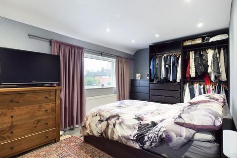 2 bedroom semi-detached house for sale - Cator Crescent, New Addington, Croydon