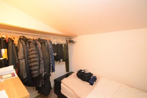 2 bedroom flat to rent - Calderwood Street, London, SE18 6JH