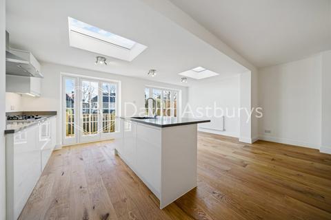 4 bedroom end of terrace house to rent, Cascade Avenue, Muswell Hill, London