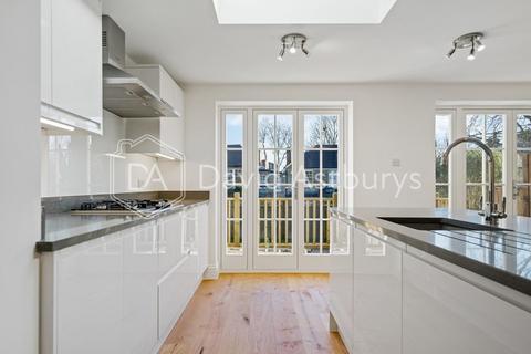 4 bedroom end of terrace house to rent, Cascade Avenue, Muswell Hill, London