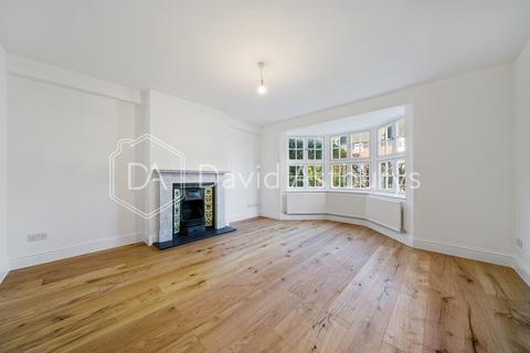 4 bedroom end of terrace house to rent, Cascade Avenue, Muswell Hill, London