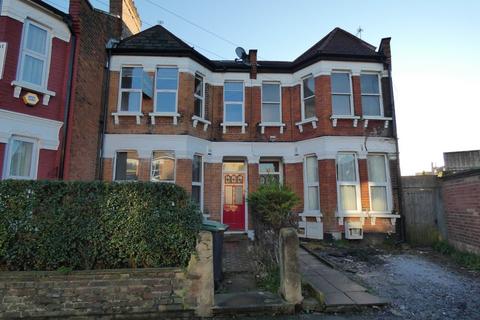 2 bedroom apartment to rent, Manor Road, Bounds Green N22