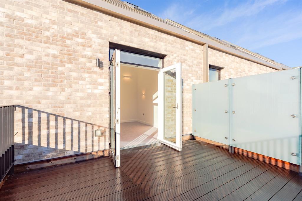 House in Cambridge, Eddington - More